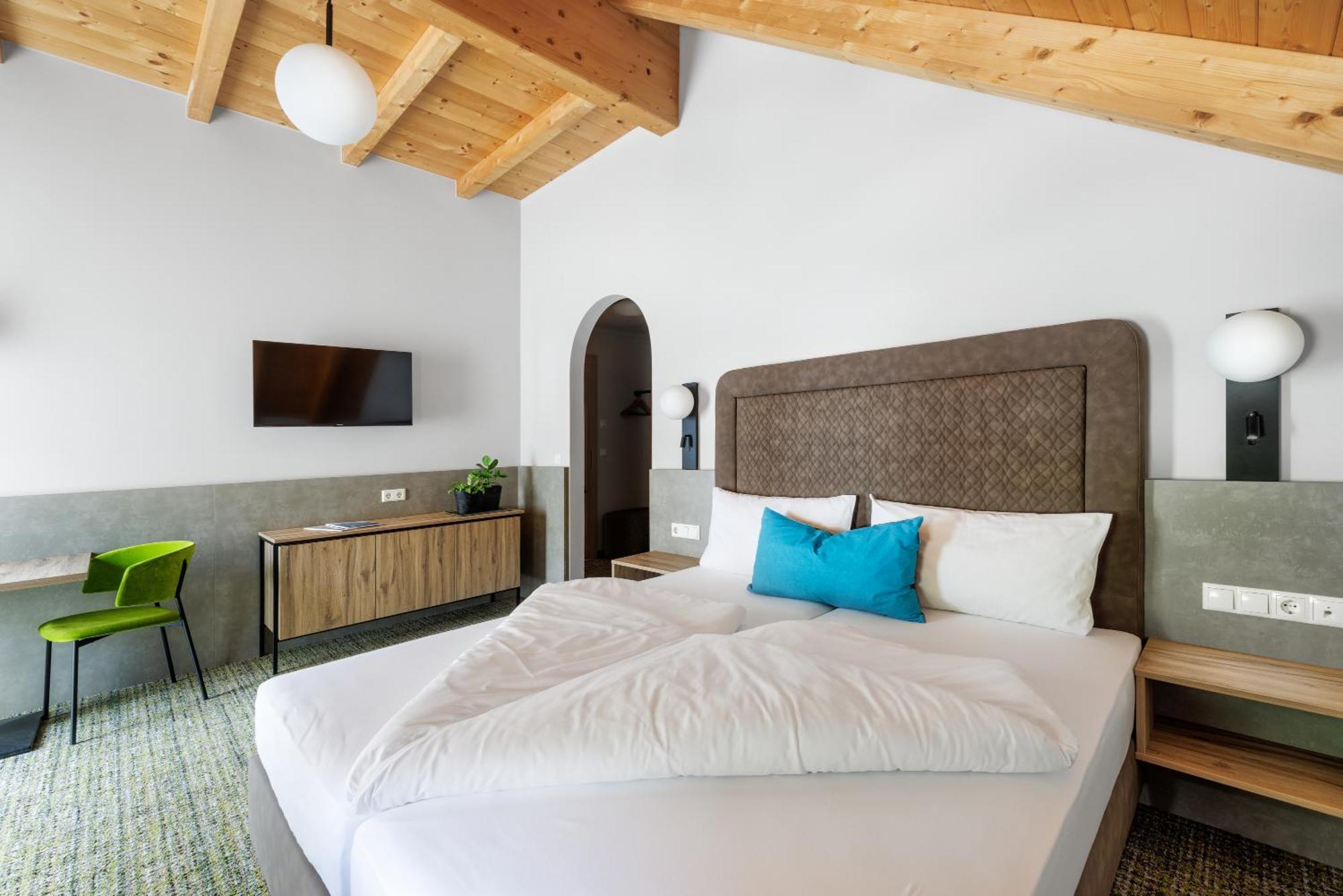 Alpenaussicht Hotel 4*